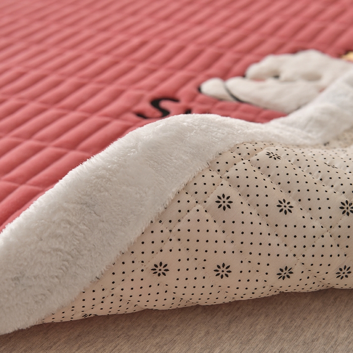 91家纺网 家纺一手货源 找家纺 悠米悠家 2025新款牛奶绒夹棉加厚床褥-小狗 小熊系列 小狗-红色