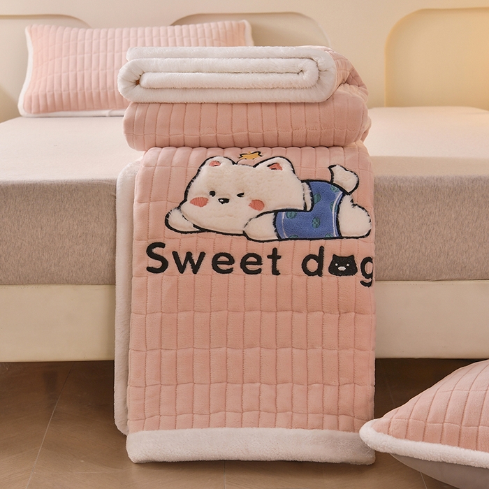 91家纺网 家纺一手货源 找家纺 悠米悠家 2025新款牛奶绒夹棉加厚床褥-小狗 小熊系列 小狗-粉色