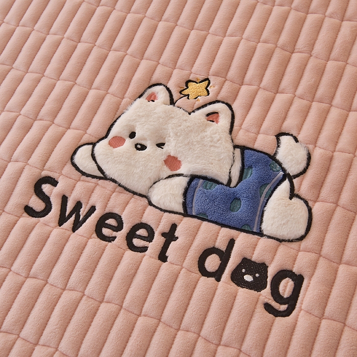 91家纺网 家纺一手货源 找家纺 悠米悠家 2025新款牛奶绒夹棉加厚床褥-小狗 小熊系列 小狗-粉色