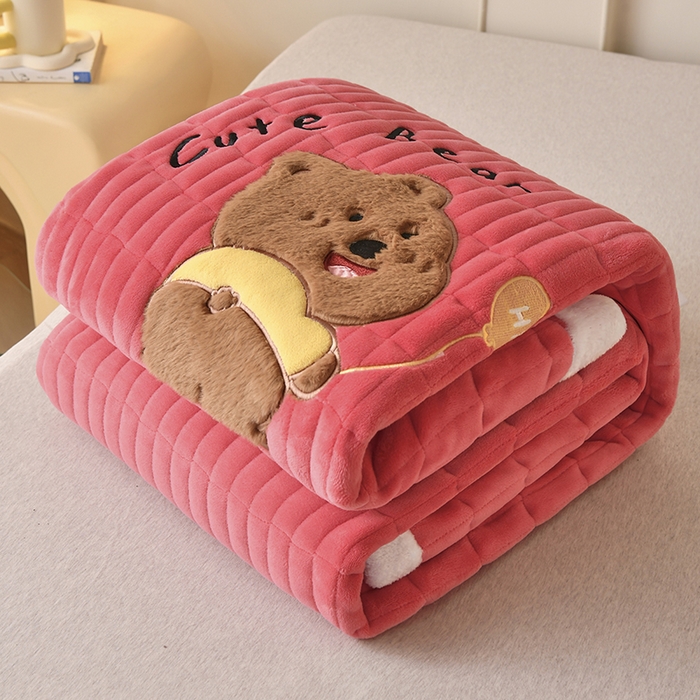 91家纺网 家纺一手货源 找家纺 悠米悠家 2025新款牛奶绒夹棉加厚床褥-小狗 小熊系列 小熊-红色