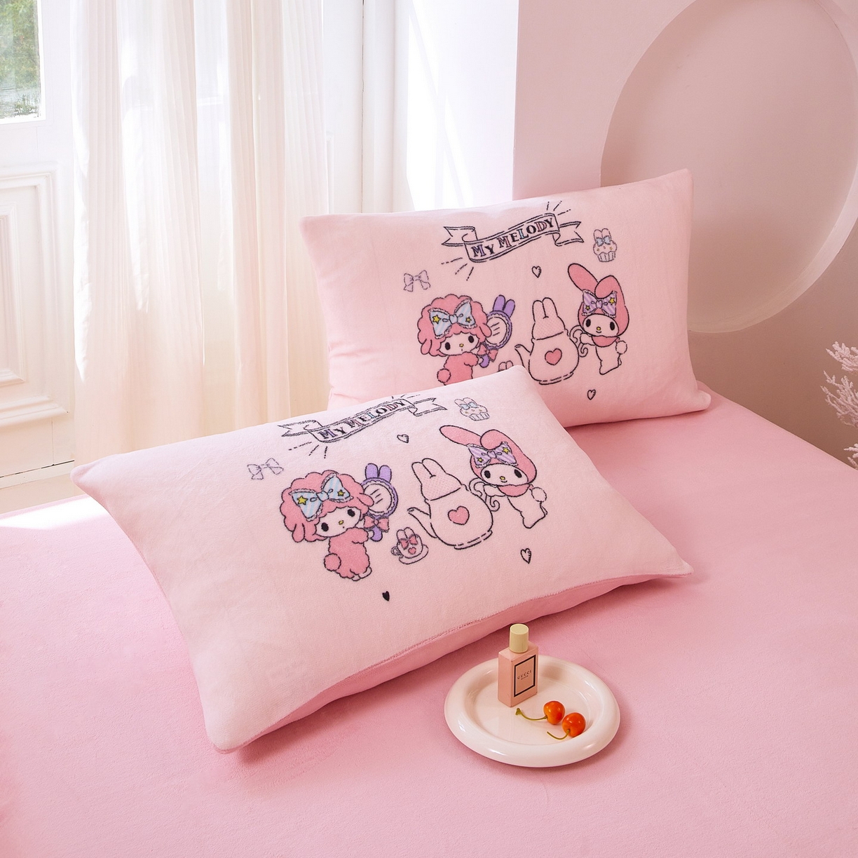 91家纺网 家纺一手货源 找家纺 （总）蘭菲家纺 2025新款三丽欧牛奶绒套件系列四件套