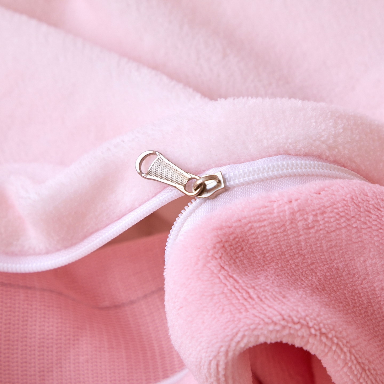 91家纺网 家纺一手货源 找家纺 （总）蘭菲家纺 2025新款三丽欧牛奶绒套件系列四件套