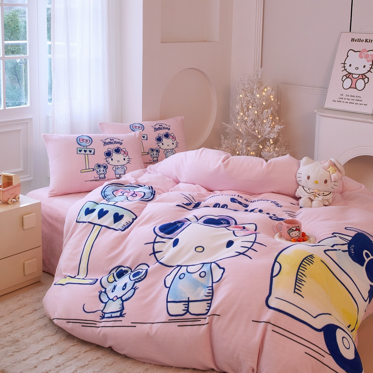 91家纺网 家纺一手货源 找家纺 蘭菲家纺 2025新款三丽欧牛奶绒套件系列四件套 车站kT