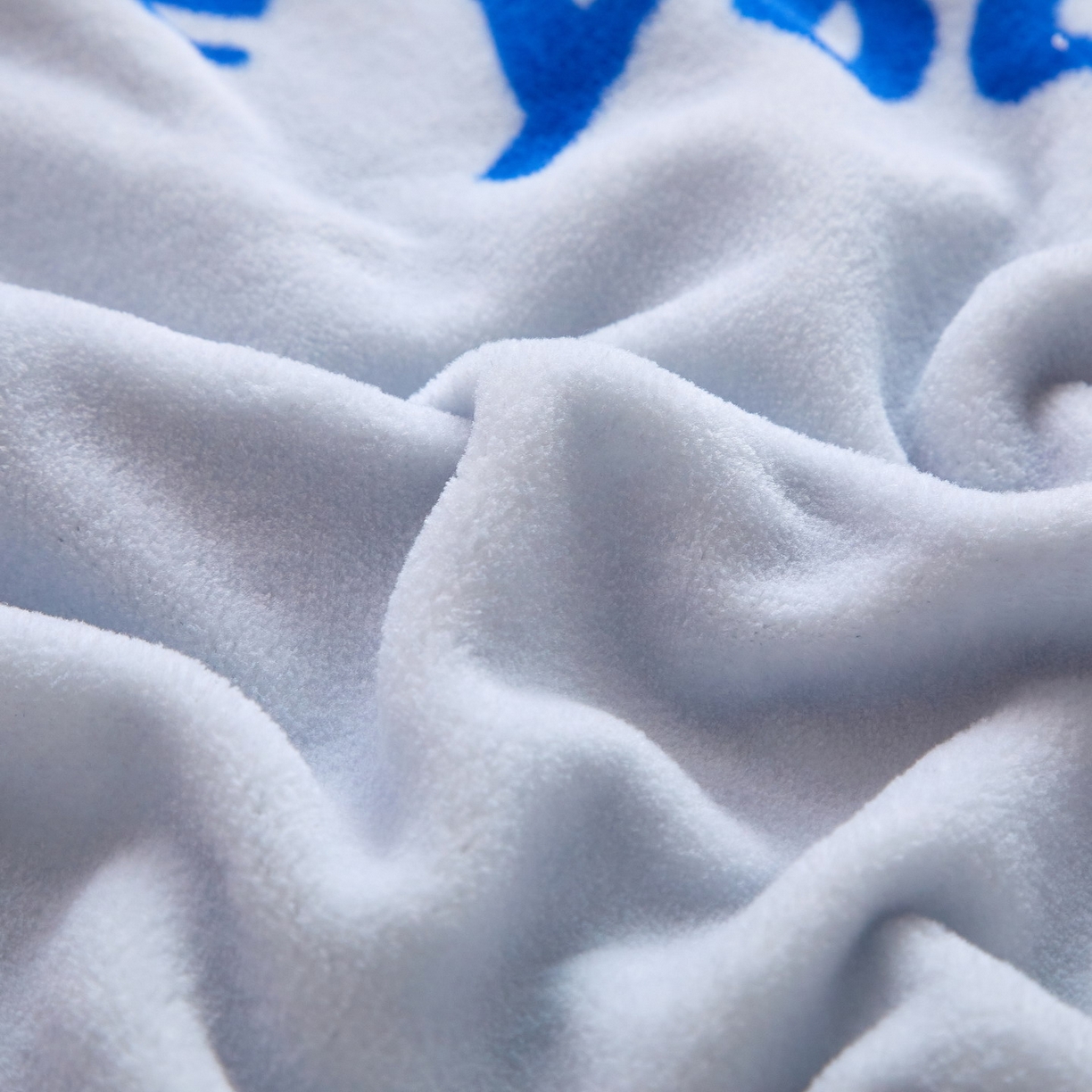 91家纺网 家纺一手货源 找家纺 蘭菲家纺 2025新款三丽欧牛奶绒套件系列四件套 可爱KT