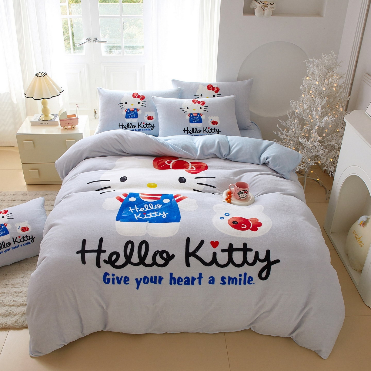 91家纺网 家纺一手货源 找家纺 蘭菲家纺 2025新款三丽欧牛奶绒套件系列四件套 可爱KT