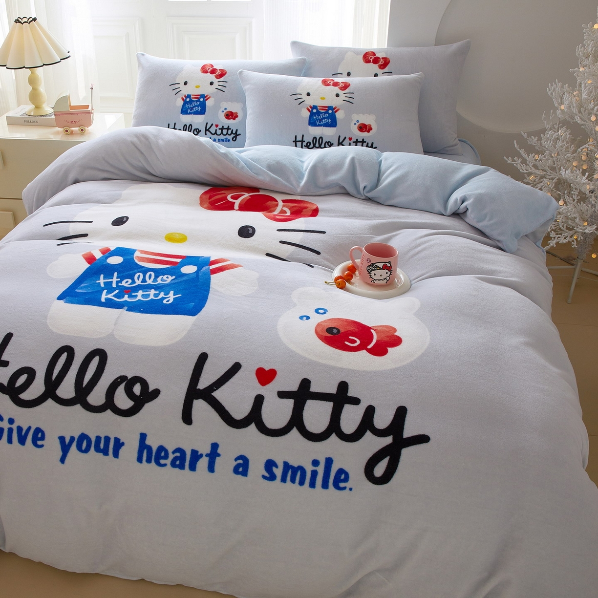 91家纺网 家纺一手货源 找家纺 蘭菲家纺 2025新款三丽欧牛奶绒套件系列四件套 可爱KT