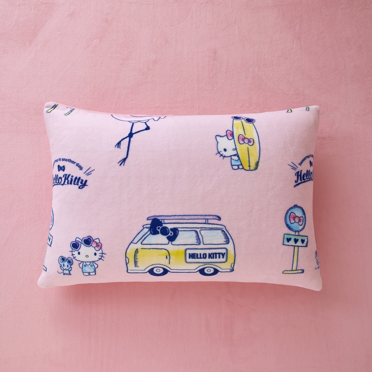 91家纺网 家纺一手货源 找家纺 蘭菲家纺 2025新款三丽欧牛奶绒套件系列四件套 快乐休假