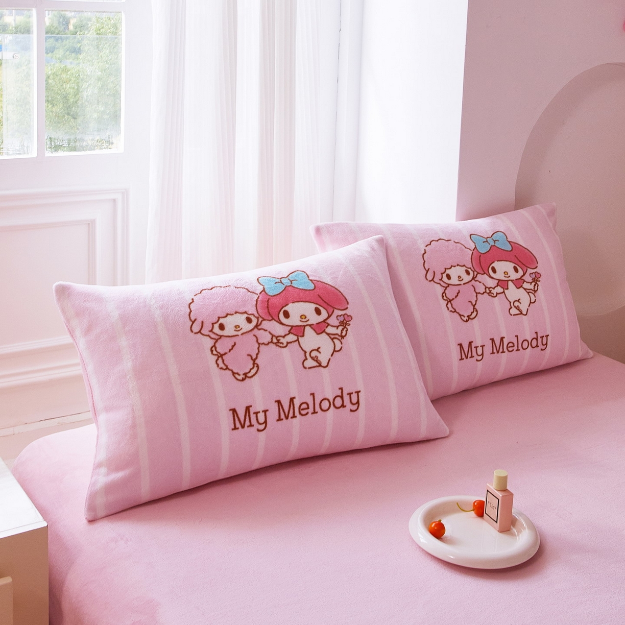 91家纺网 家纺一手货源 找家纺 蘭菲家纺 2025新款三丽欧牛奶绒套件系列四件套 美乐比爱