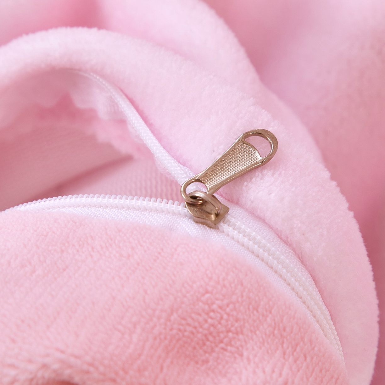 91家纺网 家纺一手货源 找家纺 蘭菲家纺 2025新款三丽欧牛奶绒套件系列四件套 美乐比爱