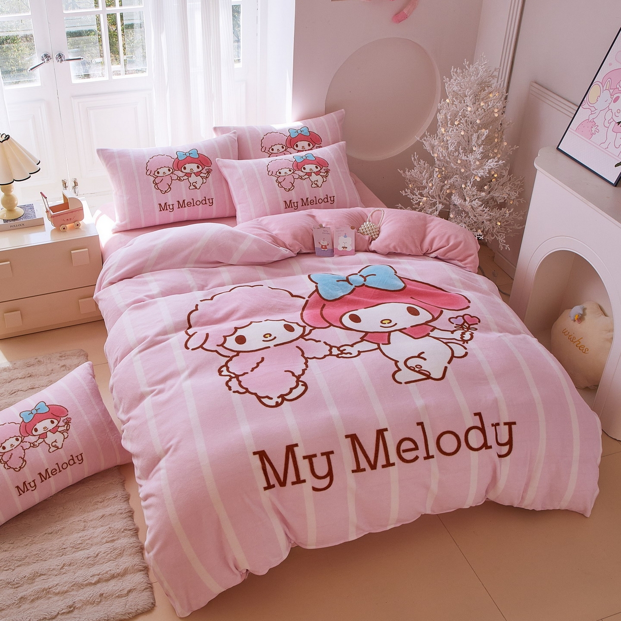 91家纺网 家纺一手货源 找家纺 蘭菲家纺 2025新款三丽欧牛奶绒套件系列四件套 美乐比爱