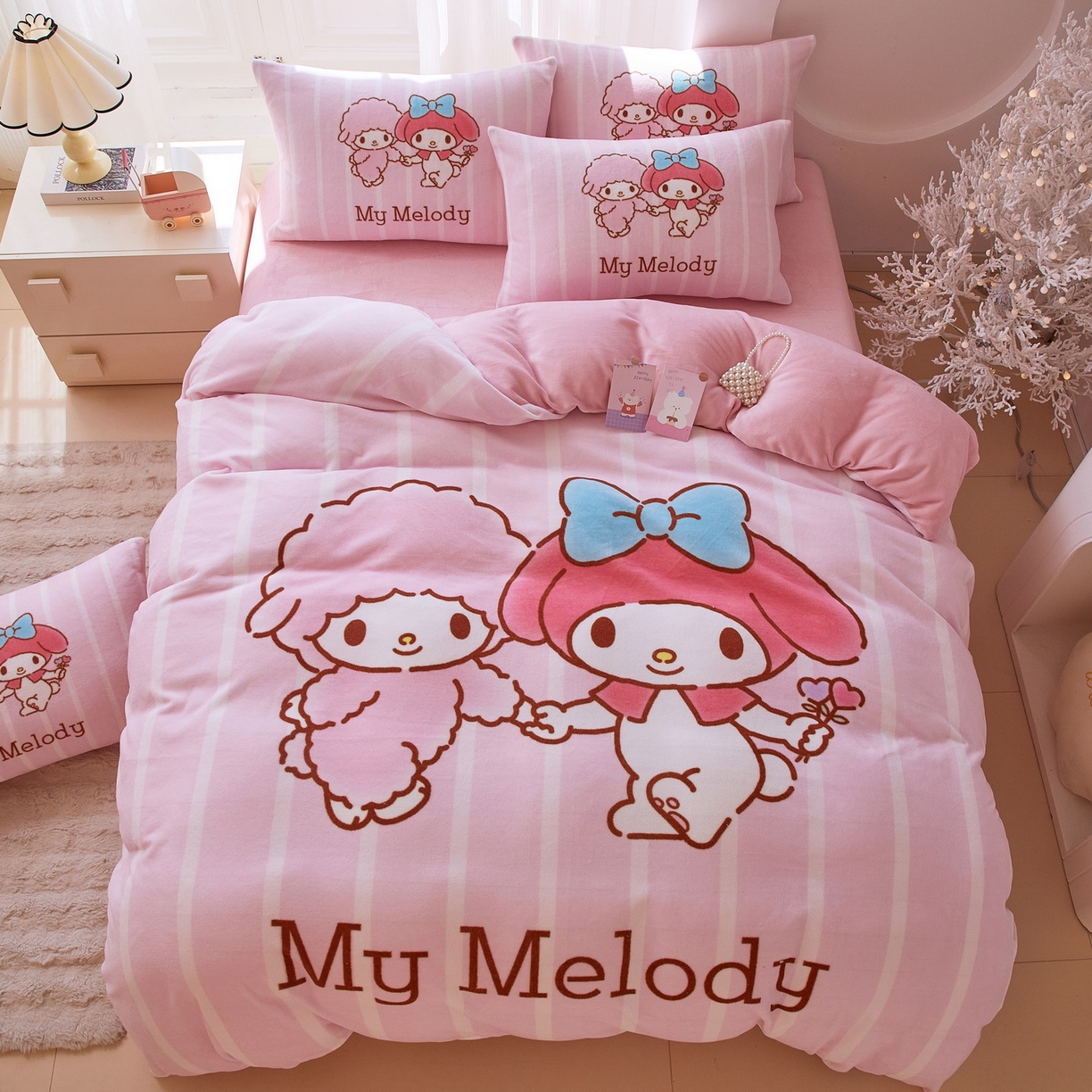 91家纺网 家纺一手货源 找家纺 蘭菲家纺 2025新款三丽欧牛奶绒套件系列四件套 美乐比爱