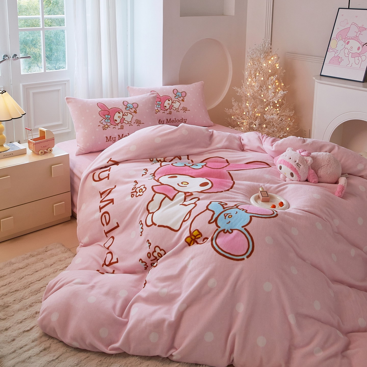 91家纺网 家纺一手货源 找家纺 蘭菲家纺 2025新款三丽欧牛奶绒套件系列四件套 轻松美乐蒂