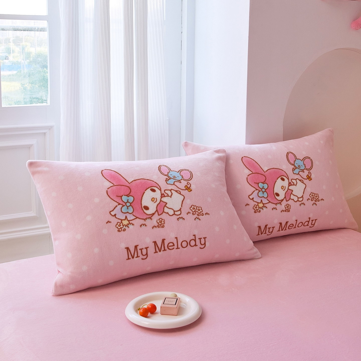 91家纺网 家纺一手货源 找家纺 蘭菲家纺 2025新款三丽欧牛奶绒套件系列四件套 轻松美乐蒂