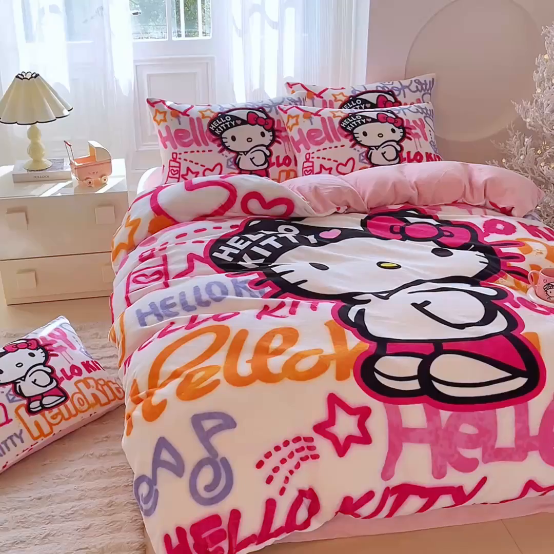 91家纺网 家纺一手货源 找家纺 蘭菲家纺 2025新款三丽欧牛奶绒套件系列四件套 涂鸦奶茶