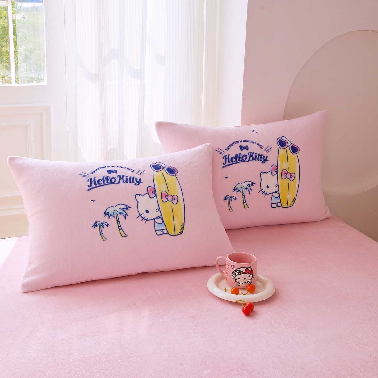 91家纺网 家纺一手货源 找家纺 蘭菲家纺 2025新款三丽欧牛奶绒套件系列四件套 夏日快乐