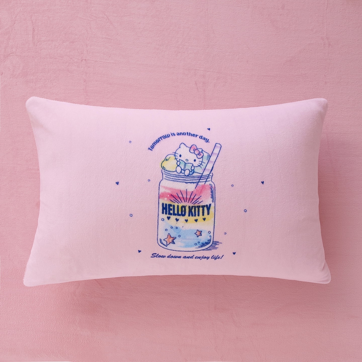 91家纺网 家纺一手货源 找家纺 蘭菲家纺 2025新款三丽欧牛奶绒套件系列四件套 续大杯奶茶