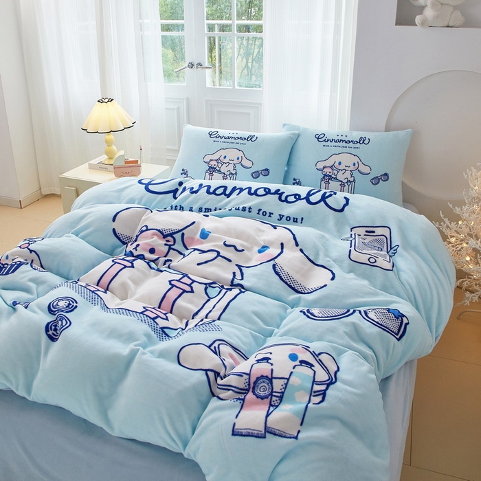 91家纺网 家纺一手货源 找家纺 蘭菲家纺 2025新款三丽欧牛奶绒套件系列四件套 精致狗狗