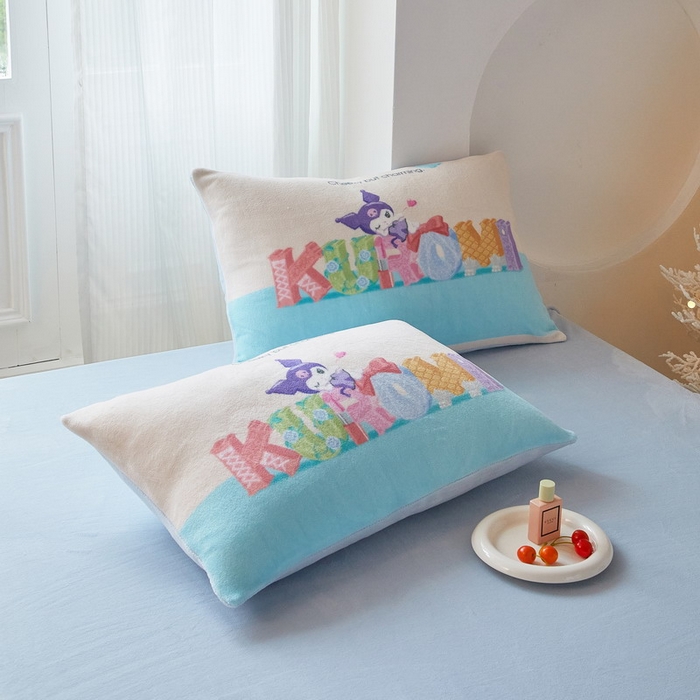 91家纺网 家纺一手货源 找家纺 蘭菲家纺 2025新款三丽欧牛奶绒套件系列四件套 快乐小库