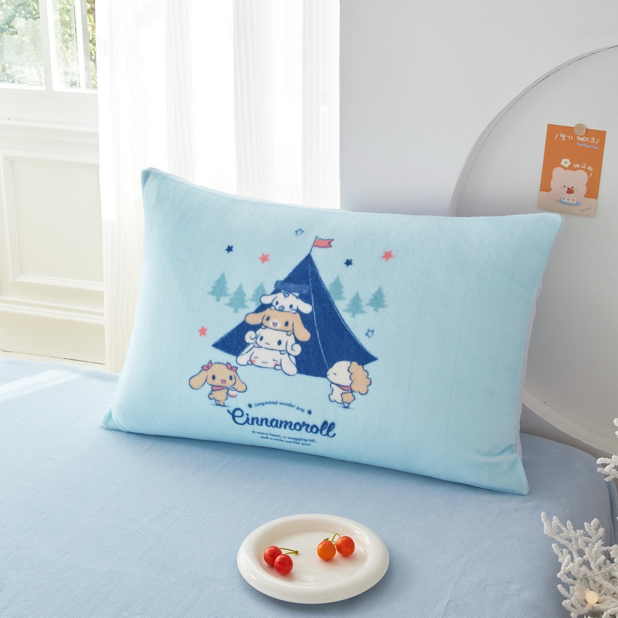 91家纺网 家纺一手货源 找家纺 蘭菲家纺 2025新款三丽欧牛奶绒套件系列四件套 露营快乐