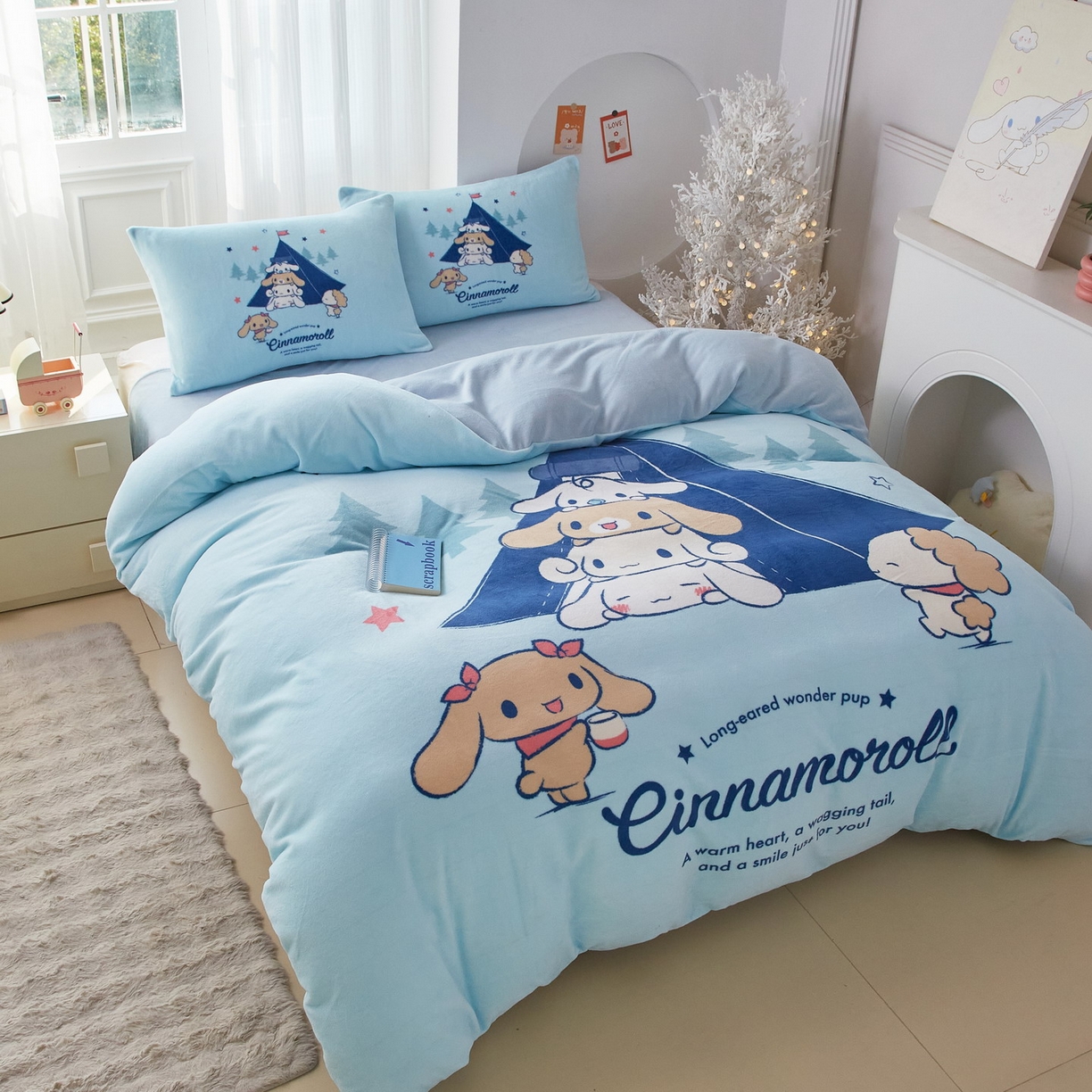 91家纺网 家纺一手货源 找家纺 蘭菲家纺 2025新款三丽欧牛奶绒套件系列四件套 露营快乐