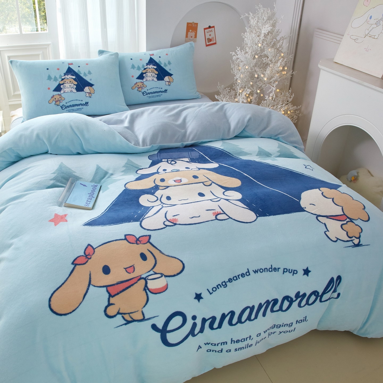 91家纺网 家纺一手货源 找家纺 蘭菲家纺 2025新款三丽欧牛奶绒套件系列四件套 露营快乐