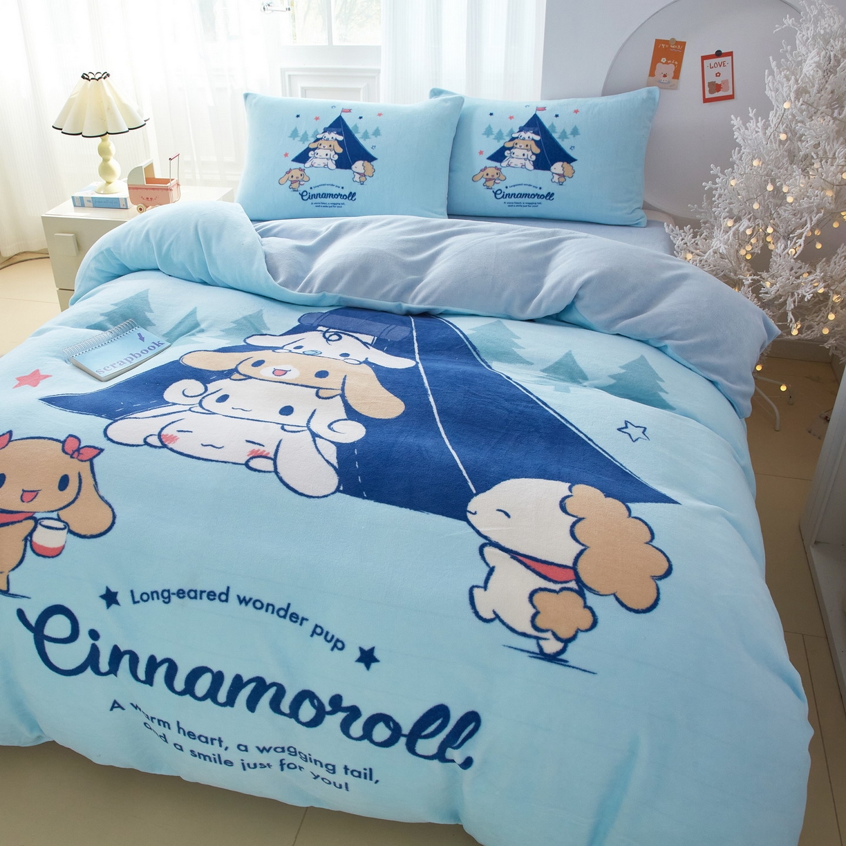 91家纺网 家纺一手货源 找家纺 蘭菲家纺 2025新款三丽欧牛奶绒套件系列四件套 露营快乐