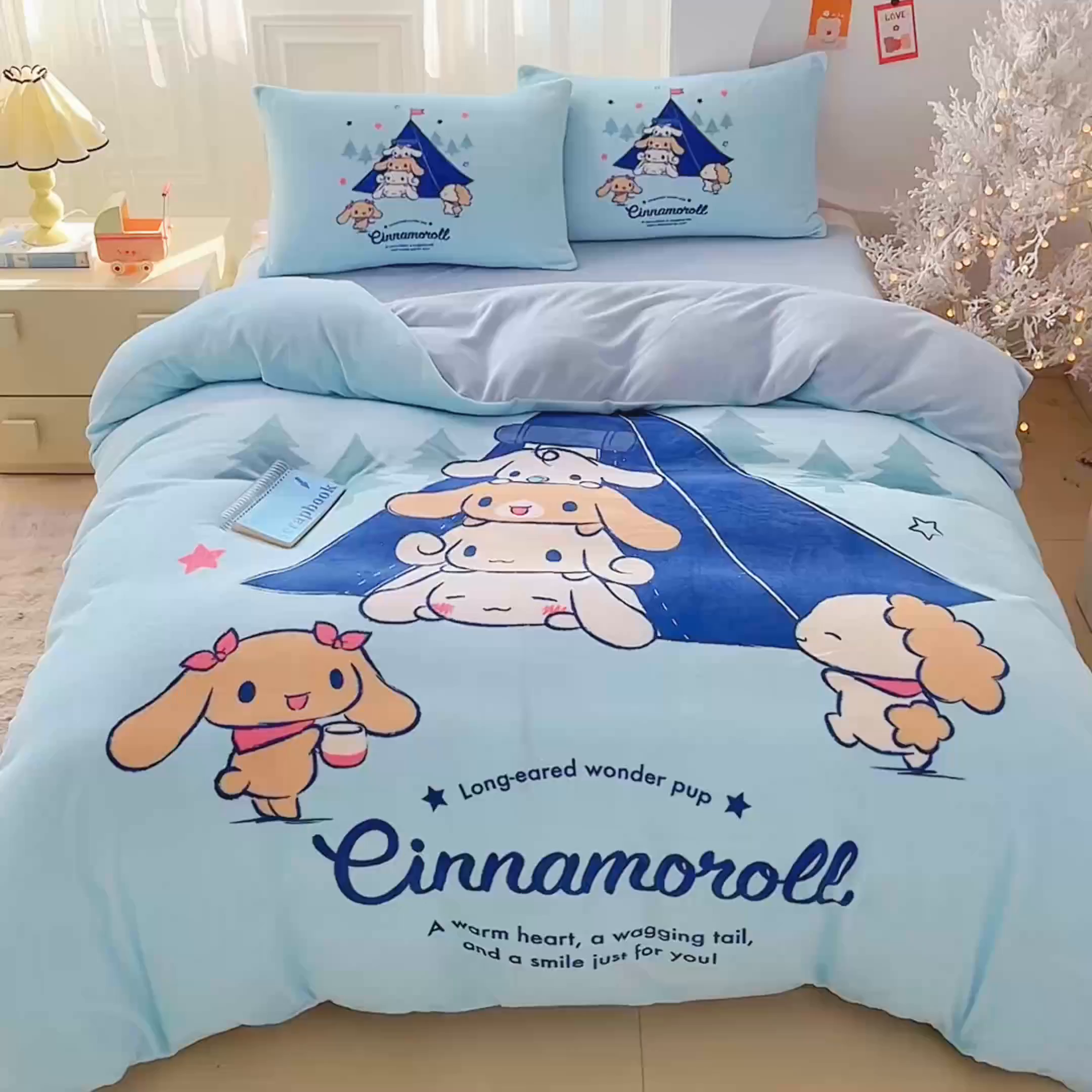 91家纺网 家纺一手货源 找家纺 蘭菲家纺 2025新款三丽欧牛奶绒套件系列四件套 露营快乐