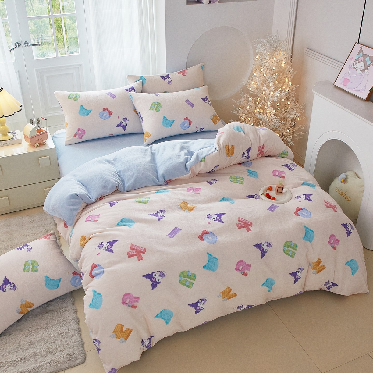 91家纺网 家纺一手货源 找家纺 蘭菲家纺 2025新款三丽欧牛奶绒套件系列四件套 小库儿