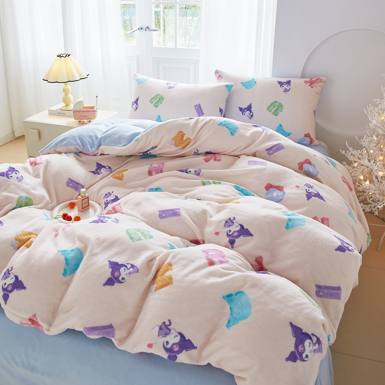 91家纺网 家纺一手货源 找家纺 蘭菲家纺 2025新款三丽欧牛奶绒套件系列四件套 小库儿