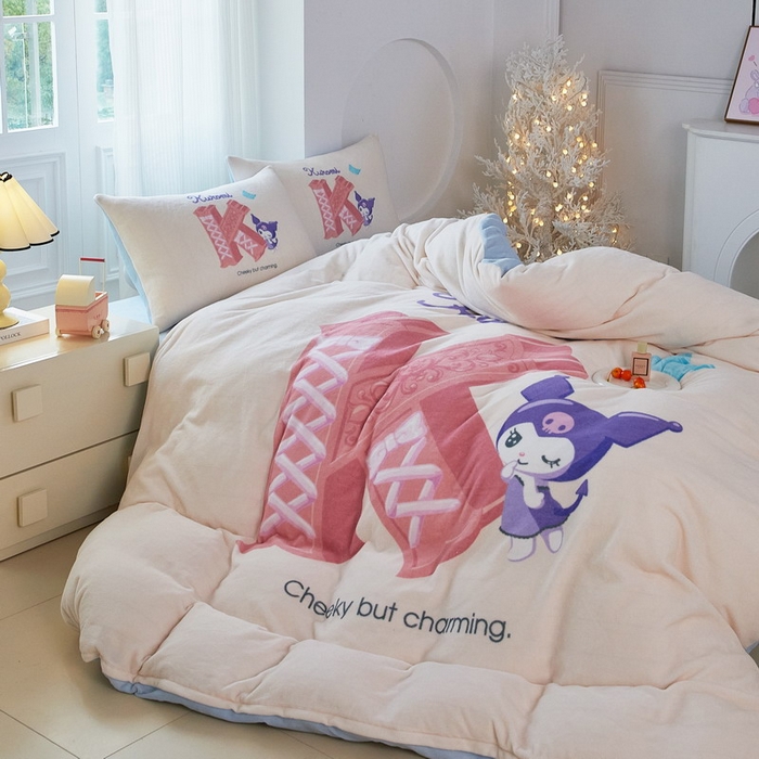 91家纺网 家纺一手货源 找家纺 蘭菲家纺 2025新款三丽欧牛奶绒套件系列四件套 小库故事