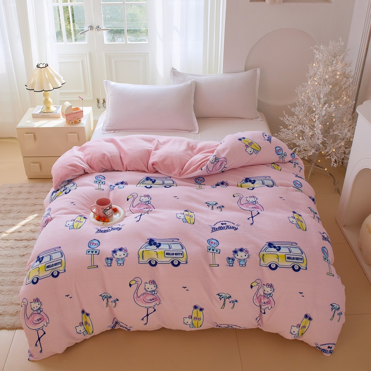 91家纺网 家纺一手货源 找家纺 蘭菲家纺 2025新款三丽欧牛奶绒套件系列单品被套 快乐休假