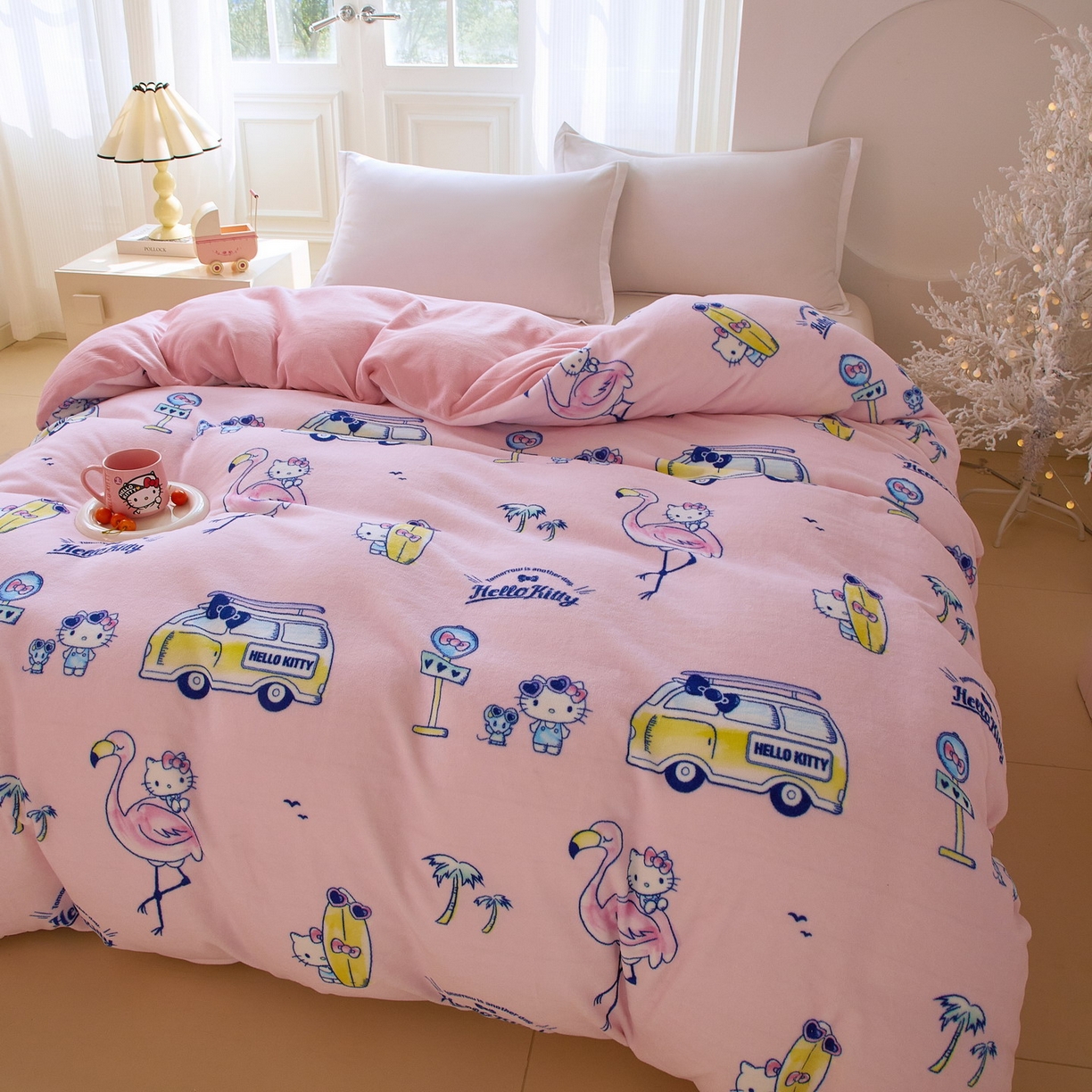 91家纺网 家纺一手货源 找家纺 蘭菲家纺 2025新款三丽欧牛奶绒套件系列单品被套 快乐休假