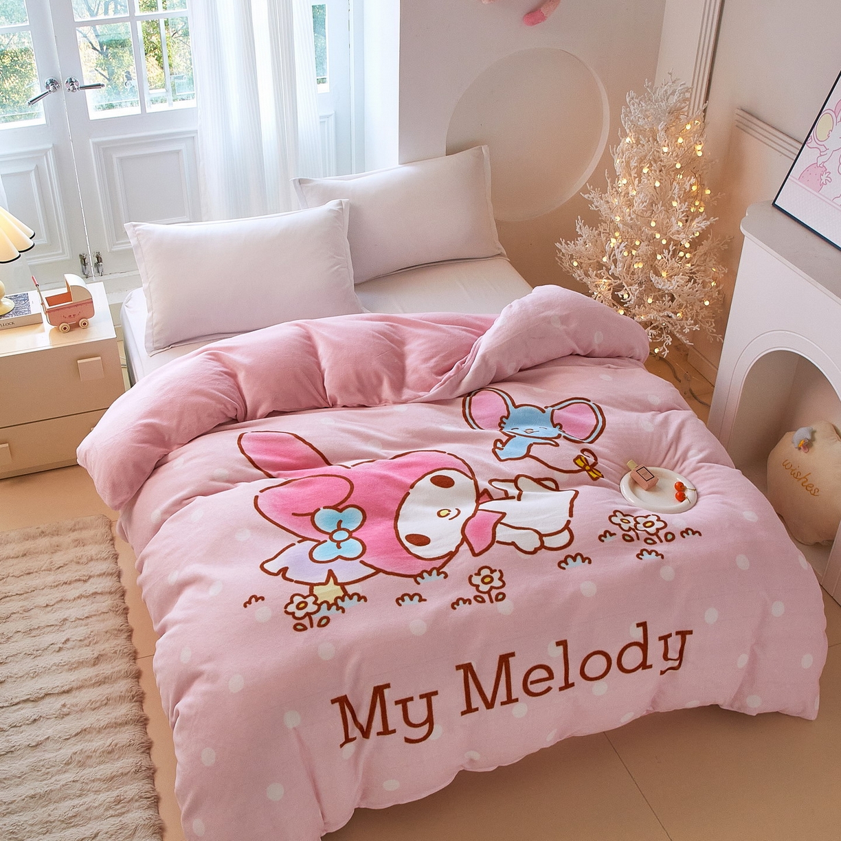 91家纺网 家纺一手货源 找家纺 蘭菲家纺 2025新款三丽欧牛奶绒套件系列单品被套 轻松美乐蒂