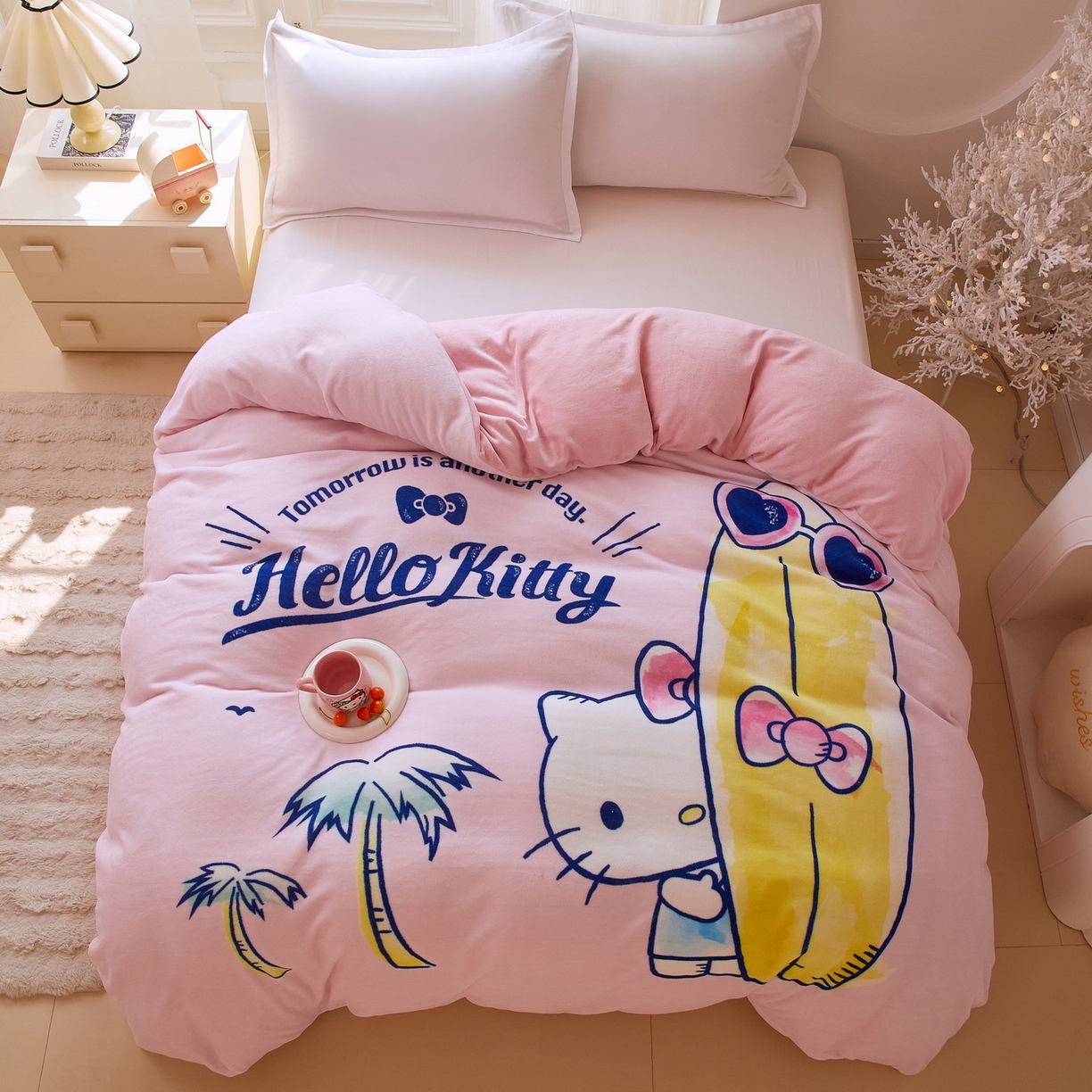 91家纺网 家纺一手货源 找家纺 蘭菲家纺 2025新款三丽欧牛奶绒套件系列单品被套 夏日快乐