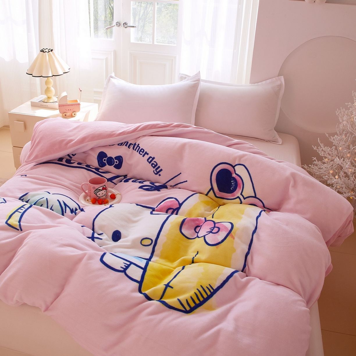 91家纺网 家纺一手货源 找家纺 蘭菲家纺 2025新款三丽欧牛奶绒套件系列单品被套 夏日快乐