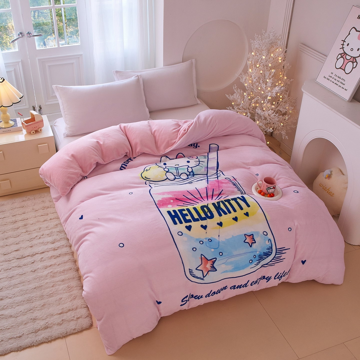 91家纺网 家纺一手货源 找家纺 蘭菲家纺 2025新款三丽欧牛奶绒套件系列单品被套 续大杯奶茶