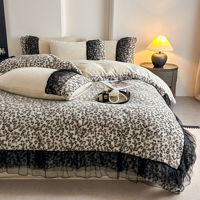 91家纺网 家纺一手货源 找家纺 （总）大米家居 2025新款十斤重高低毛豹纹韩版蕾丝仿水貂绒四件套-豹纹系列
