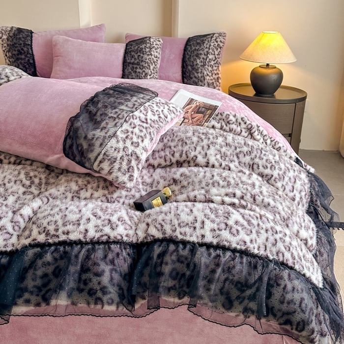91家纺网 家纺一手货源 找家纺 大米家居 2025新款十斤重高低毛豹纹韩版蕾丝仿水貂绒四件套-豹纹系列 豹纹-炫紫