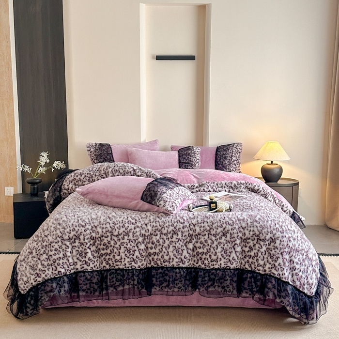 91家纺网 家纺一手货源 找家纺 大米家居 2025新款十斤重高低毛豹纹韩版蕾丝仿水貂绒四件套-豹纹系列 豹纹-炫紫