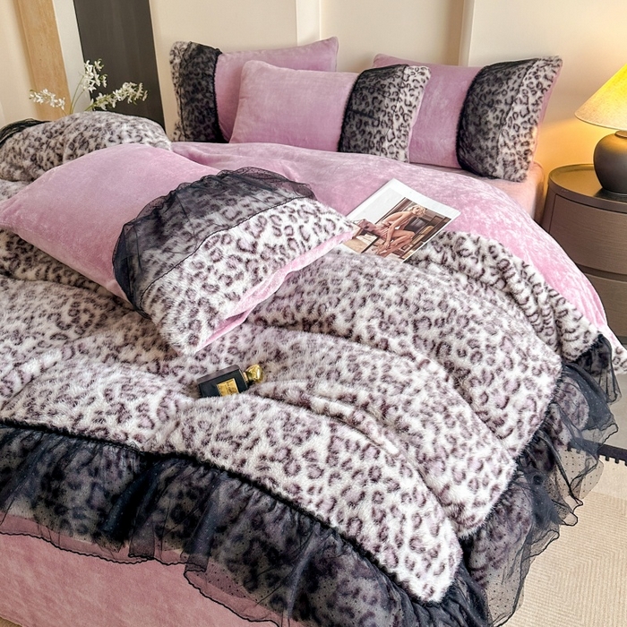 91家纺网 家纺一手货源 找家纺 大米家居 2025新款十斤重高低毛豹纹韩版蕾丝仿水貂绒四件套-豹纹系列 豹纹-炫紫