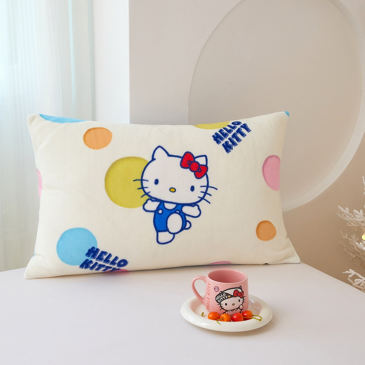 91家纺网 家纺一手货源 找家纺 蘭菲家纺 2025新款三丽欧牛奶绒套件系列单品枕套 波点KT