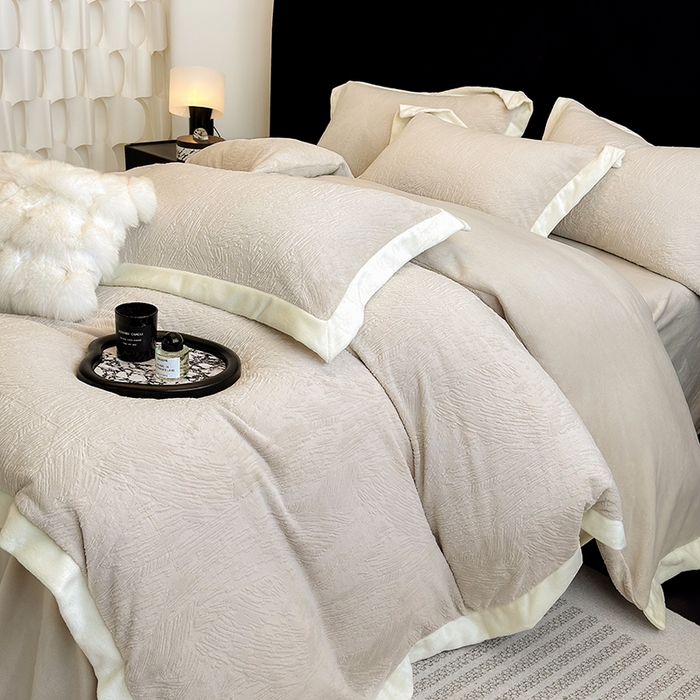 91家纺网 家纺一手货源 找家纺 （总）大米家居 2025新款雕花绒轻奢拼角系列四件套-柏林晚风系列