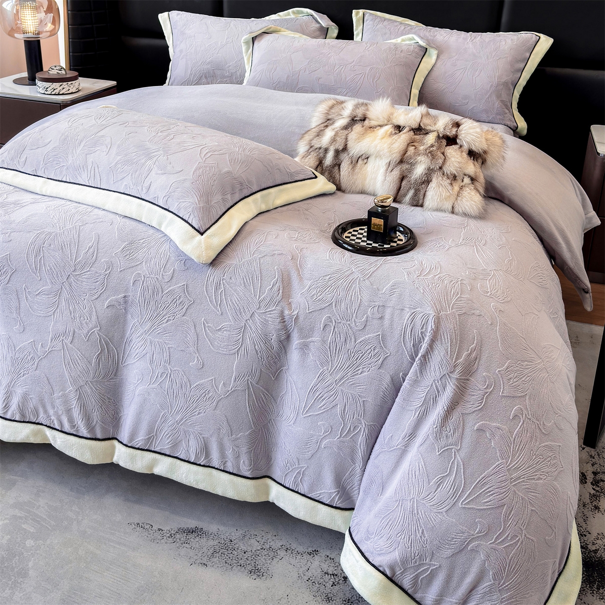 91家纺网 家纺一手货源 找家纺 （总）大米家居 2025新款雕花绒拼角嵌绳系列四件套