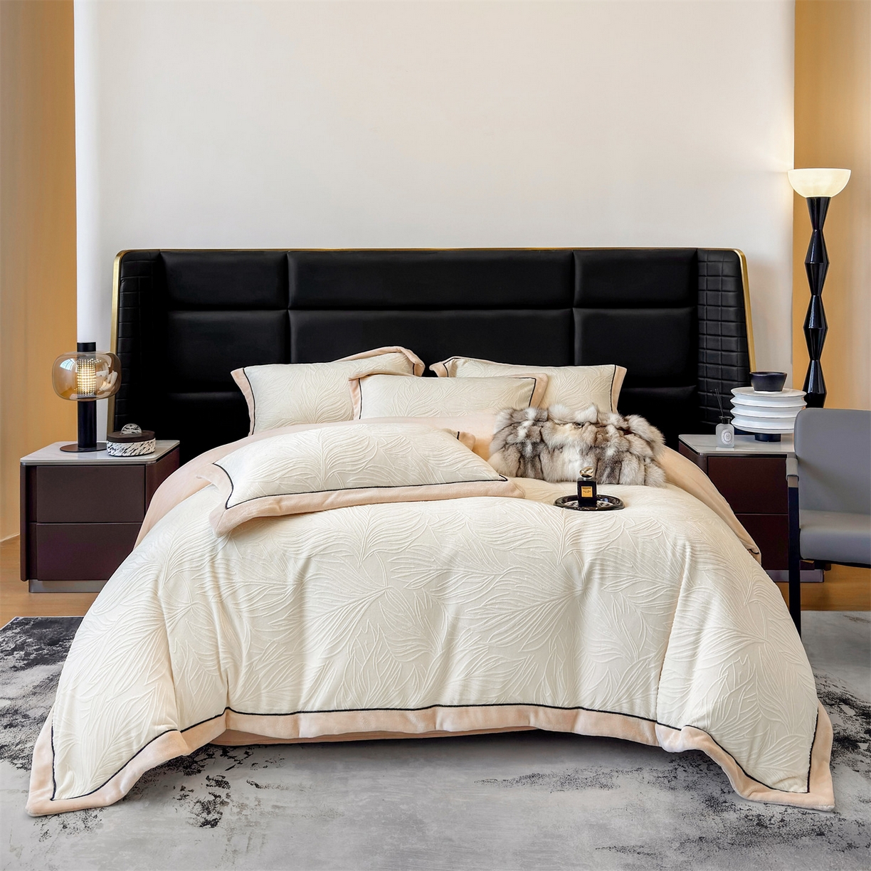 91家纺网 家纺一手货源 找家纺 大米家居 2025新款雕花绒拼角嵌绳系列四件套 叶影-瓷白