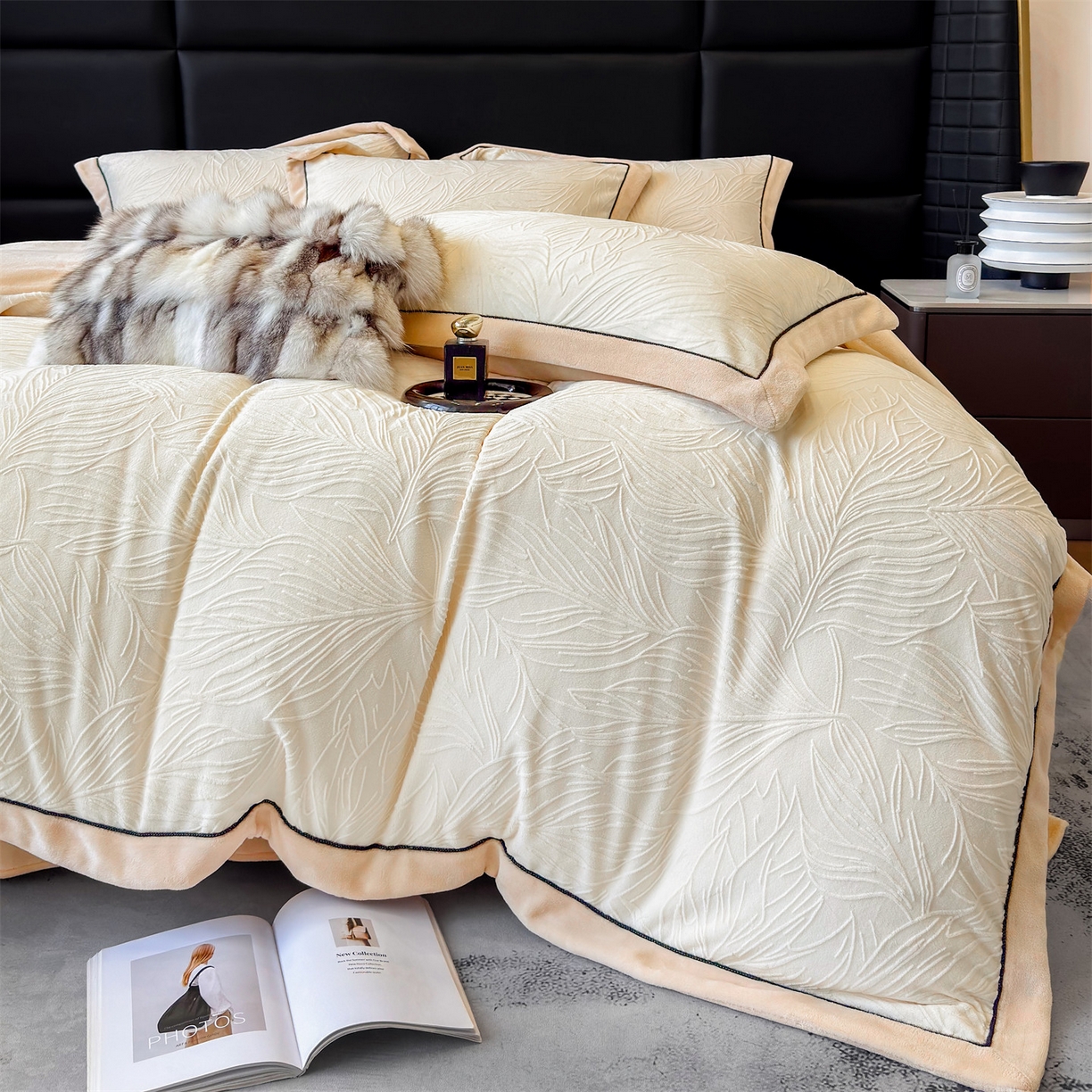 91家纺网 家纺一手货源 找家纺 大米家居 2025新款雕花绒拼角嵌绳系列四件套 叶影-瓷白