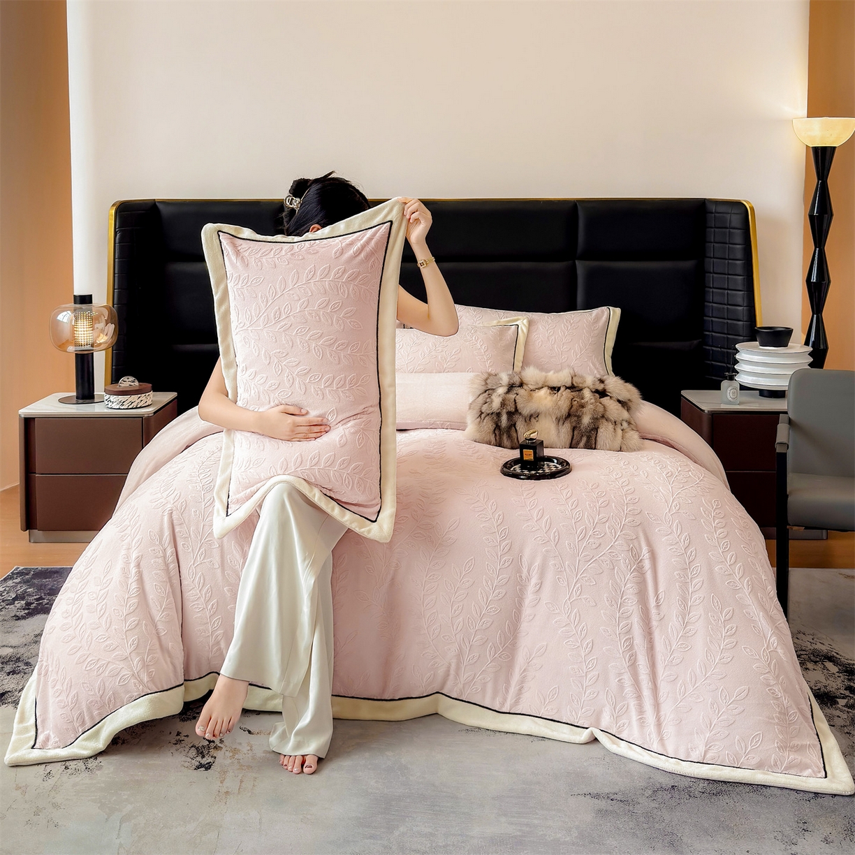 大米家居 2025新款雕花绒拼角嵌绳系列四件套 花枝-桃粉