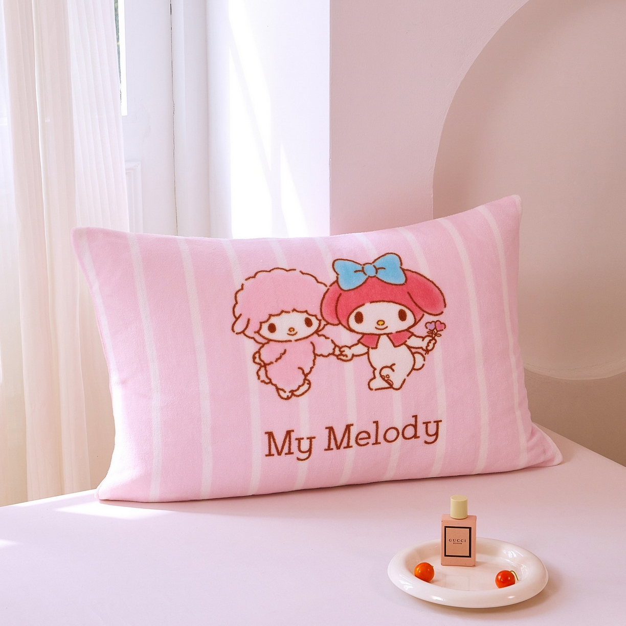 91家纺网 家纺一手货源 找家纺 蘭菲家纺 2025新款三丽欧牛奶绒套件系列单品枕套 美乐比爱