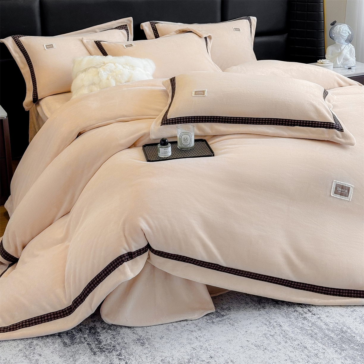 91家纺网 家纺一手货源 找家纺 （总）大米家居 2025新款牛奶绒织带轻奢工艺款四件套-卡夫系列