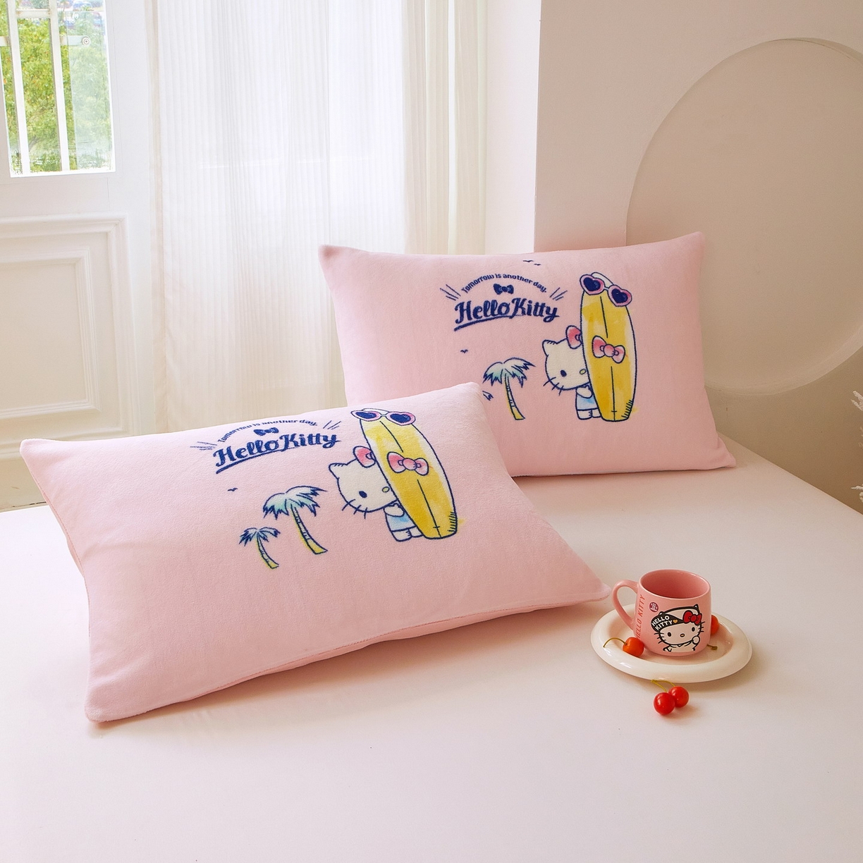 91家纺网 家纺一手货源 找家纺 蘭菲家纺 2025新款三丽欧牛奶绒套件系列单品枕套 夏日快乐