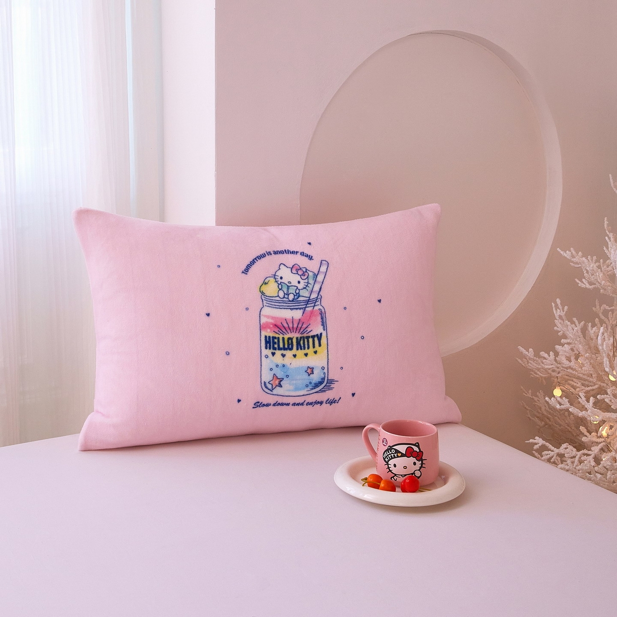 91家纺网 家纺一手货源 找家纺 蘭菲家纺 2025新款三丽欧牛奶绒套件系列单品枕套 续大杯奶茶